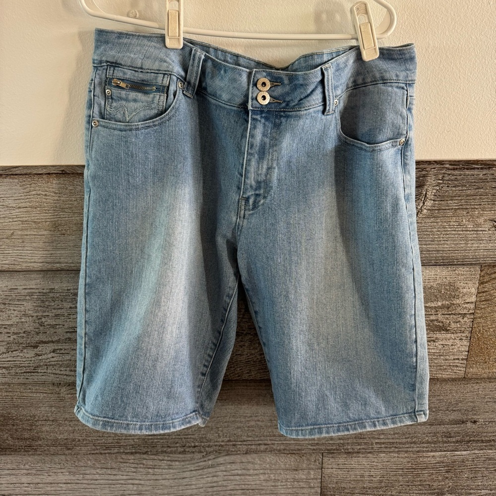Massini light Blue Jean Shorts Casual Denim Size 16 (M1)